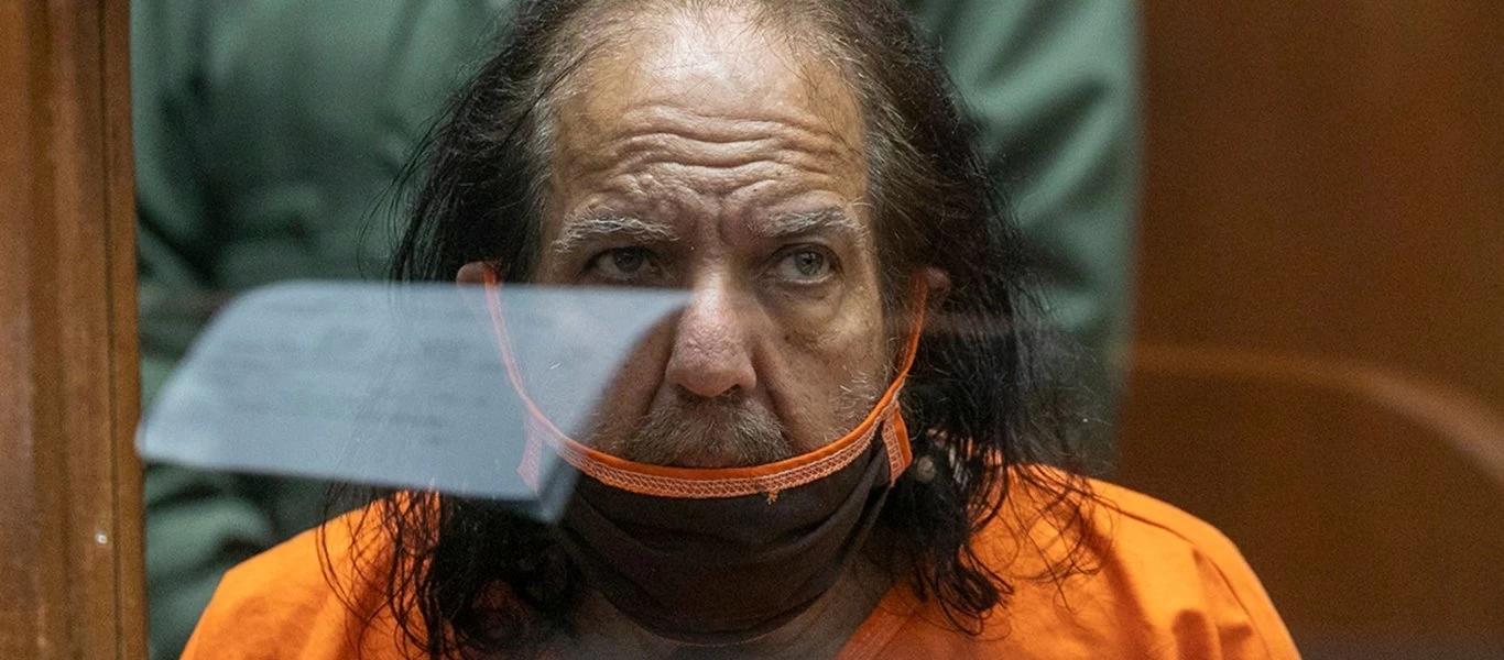 Σοβαρές κατηγορίες κατά του Ron Jeremy - Μηνύσεις για περισσότερους από 30 βιασμούς